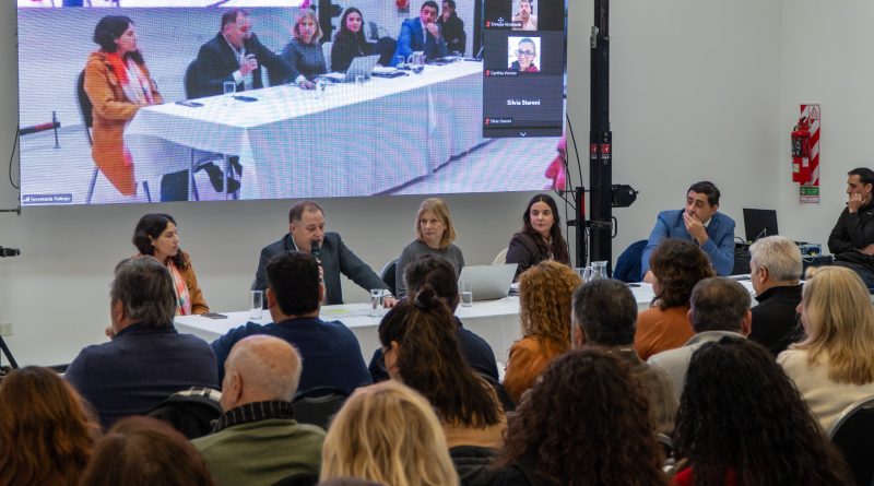 La Secretaría de Trabajo promovió una jornada de debate sobre la reforma laboral